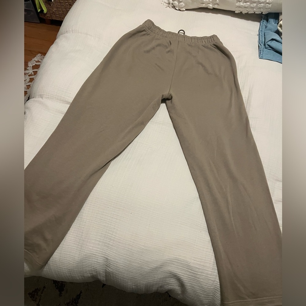 Alo wide leg sweatpants